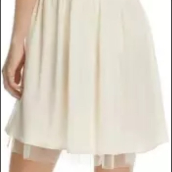 Freeway Ivory Lace Party Dress - Picture 5 of 7